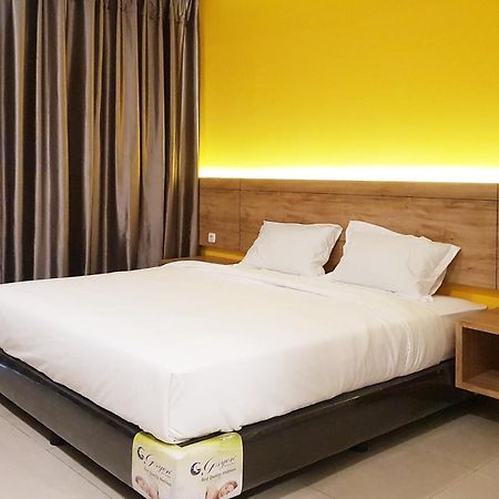 Oyo 90015 Platinum Guest House Medan Zewnętrze zdjęcie