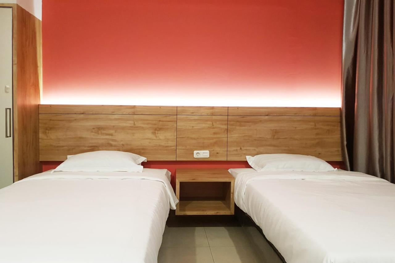 Oyo 90015 Platinum Guest House Medan Zewnętrze zdjęcie